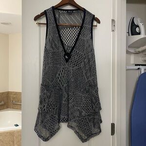 Lily By Firmiana Womens Top L Gray & Black Tunic Vest Crochet Knit Goth Boho